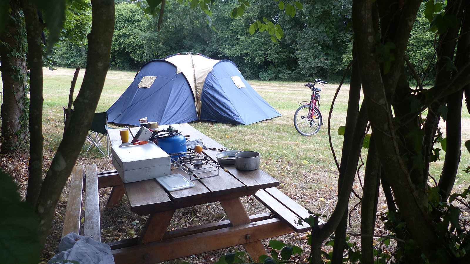 Une aire naturelle de camping calme et sûre